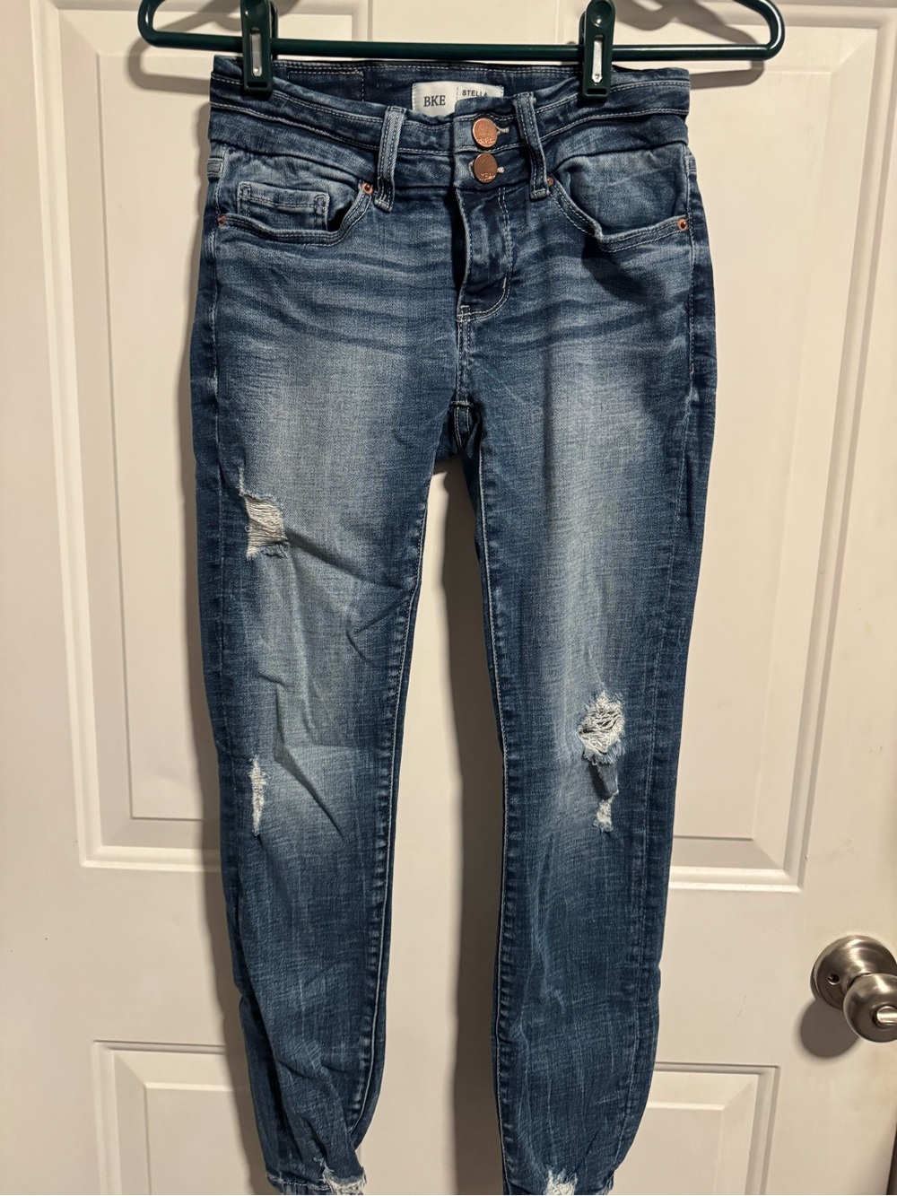 BKE Women’s Distressed Skinny Jeans - Medium Blue Wash